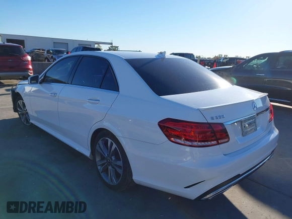 2014 Mercedes-Benz E 350 Sport z VIN WDDHF5KB6EB016413, wystawiony jako IAAI lot #40893617 z przebiegiem 151 112 mil mil oraz . Historia ofert i sprzedaży dostępna na DreamBid. Obrazek 3.