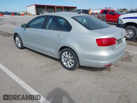 2011 Volkswagen Jetta SE with VIN 3VWDZ7AJXBM098328, listed as a IAAI auction lot 41819874 with 133,877 mi miles and . Bid and sale history available at DreamBid. Image 3.