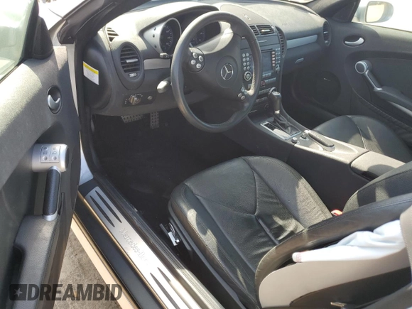 2006 Mercedes-Benz SLK 350 с VIN WDBWK56F56F100161, выставлен на аукционе Copart как лот 44066365 с пробегом 24 960 миль миль и Списание • Salvage title. История ставок и продаж доступна на DreamBid. Изображение 8.
