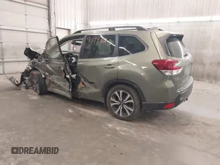 2020 Subaru Forester Limited with VIN JF2SKAUC1LH588236, listed as a IAAI auction lot 41894325 with 81,630 mi miles. Bid and sale history available at carsss.com. Image 3.