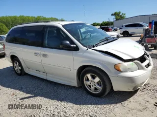 2005 Dodge Caravan SXT with VIN 2D4GP44L55R331470, listed as a Copart auction lot 53113855 with 98,398 mi miles and Salvage title. Bid and sale history available at DreamBid. Image 4.
