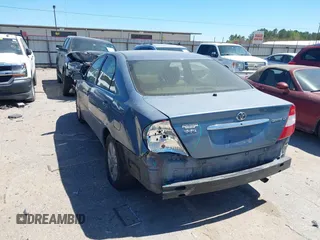 2004 Toyota Camry LE z VIN 4T1BE32K74U915657, wystawiony jako IAAI lot #41837915 z przebiegiem 260 096 mil mil oraz . Historia ofert i sprzedaży dostępna na DreamBid. Obrazek 3.
