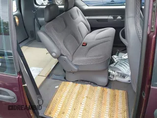 2000 Dodge Caravan with VIN 2B4FP25B7YR685222, listed as a IAAI auction lot 42508555 with 139,970 mi miles and . Bid and sale history available at DreamBid. Image 8.
