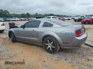 2006 Ford Mustang GT Deluxe z VIN 1ZVFT82H665215104, wystawiony jako Copart lot #51335245 z przebiegiem 202 407 mil mil oraz Szkoda całkowita • Salvage title. Historia ofert i sprzedaży dostępna na DreamBid. Obrazek 2.
