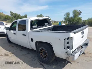 2007 Chevrolet Silverado 1500 1LT with VIN 2GCEC13J471517260, listed as a IAAI auction lot 39369498 with 183,703 mi miles and . Bid and sale history available at DreamBid. Image 3.