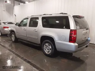 2010 Chevrolet Suburban LT with VIN 1GNUKJE37AR236296, listed as a IAAI auction lot 41654842 with 259,914 mi miles. Bid and sale history available at carsss.com. Image 3.