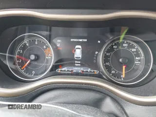 2016 Jeep Cherokee Limited z VIN 1C4PJMDB6GW260957, wystawiony jako IAAI lot #42120061 z przebiegiem 148 839 mil mil oraz . Historia ofert i sprzedaży dostępna na DreamBid. Obrazek 7.