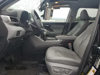 2022 Toyota Highlander XLE with VIN 5TDGZRBH7NS241862, listed as a Copart auction lot 62605495 with 29,080 mi miles and Salvage title. Bid and sale history available at DreamBid. Image 7.