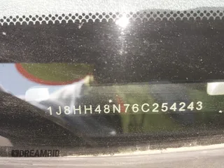2006 Jeep Commander z VIN 1J8HH48N76C254243, wystawiony jako IAAI lot #41658281 z przebiegiem 181 395 mil mil oraz . Historia ofert i sprzedaży dostępna na DreamBid. Obrazek 9.
