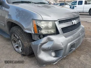 2007 Chevrolet Suburban LT с VIN 3GNFC16007G191138, выставлен на аукционе IAAI как лот 41425886 с пробегом 150 250 миль миль и . История ставок и продаж доступна на DreamBid. Изображение 6.