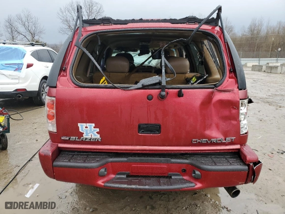 2000 Chevrolet Blazer LS with VIN 1GNCS13W5Y2155227, listed as a Copart auction lot 43950875 with 153,365 mi miles and Non Repairable. Bid and sale history available at carsss.com. Image 6.