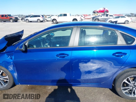 2024 Kia Forte LXS z VIN 3KPF24AD3RE837939, wystawiony jako IAAI lot #41407498 z przebiegiem Nie podano mil oraz . Historia ofert i sprzedaży dostępna na DreamBid. Obrazek 14.