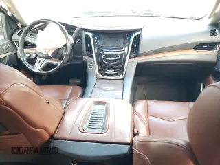 2018 Cadillac Escalade Luxury z VIN 1GYS4BKJ5JR372763, wystawiony jako Copart lot #44122245 z przebiegiem Nie podano mil oraz Szkoda całkowita • Salvage title. Historia ofert i sprzedaży dostępna na DreamBid. Obrazek 8.