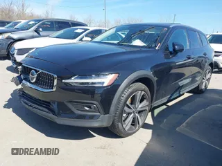 2024 Volvo V60 Cross Country Plus with VIN YV4L12WY7R2141133, listed as a IAAI auction lot 41810624 with 3,600 mi miles. Bid and sale history available at carsss.com. Image 2.