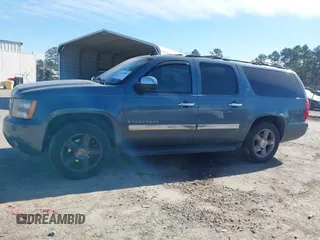 2008 Chevrolet Suburban LTZ z VIN 1GNFC160X8R173120, wystawiony jako IAAI lot #41422800 z przebiegiem 240 167 mil mil oraz . Historia ofert i sprzedaży dostępna na DreamBid. Obrazek 14.