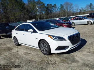 2017 Hyundai Sonata Hybrid Limited with VIN KMHE34L15HA051021, listed as a IAAI auction lot 41598733 with 76,632 mi miles. Bid and sale history available at carsss.com. Image 1.