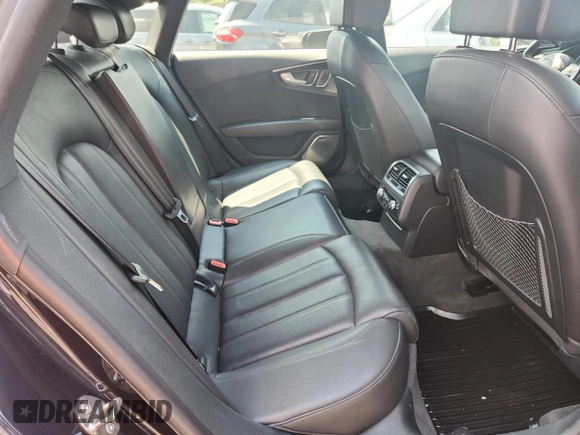 2016 Audi A7 z VIN WAU2MBFC1GN018267, wystawiony jako Copart lot #62498205 z przebiegiem 43 072 mil mil oraz Szkoda całkowita • Salvage title. Historia ofert i sprzedaży dostępna na DreamBid. Obrazek 10.