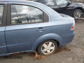 2007 Chevrolet Aveo LS with VIN KL1TD56667B175174, listed as a IAAI auction lot 42012342 with 100,534 mi miles and . Bid and sale history available at DreamBid. Image 6.
