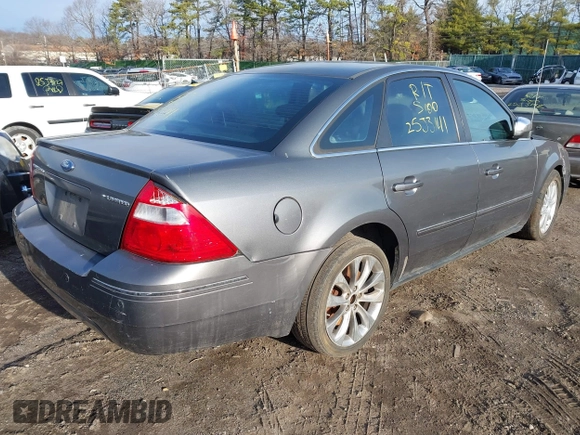 2006 Ford Five Hundred Limited with VIN 1FAHP25126G148023, listed as a IAAI auction lot 41895312 with 999,999 mi miles. Bid and sale history available at carsss.com. Image 4.