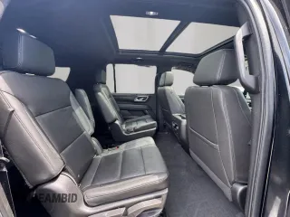 2022 Chevrolet Suburban LT z VIN 1GNSKCKD8NR10297, wystawiony jako Copart lot #57376745 z przebiegiem 195 782 mil mil oraz Czysty tytuł • Clean title. Historia ofert i sprzedaży dostępna na DreamBid. Obrazek 6.