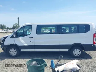 2024 Ford Transit Passenger XL с VIN 1FBAX2Y82RKA83295, выставлен на аукционе IAAI как лот 42443760 с пробегом 19 319 миль миль и . История ставок и продаж доступна на DreamBid. Изображение 15.