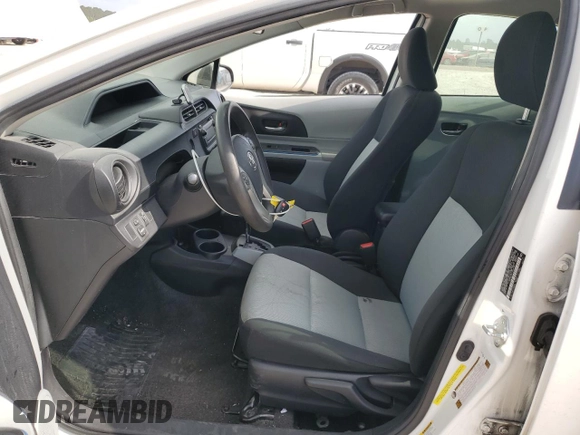2013 Toyota Prius One z VIN JTDKDTB37D1556098, wystawiony jako Copart lot #53705235 z przebiegiem 121 682 mil mil oraz Szkoda całkowita • Salvage title. Historia ofert i sprzedaży dostępna na DreamBid. Obrazek 7.