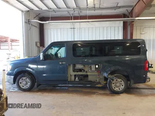 2017 Nissan NV SL z VIN 5BZAF0AA6HN852913, wystawiony jako IAAI lot #41686657 z przebiegiem 88 182 mil mil oraz . Historia ofert i sprzedaży dostępna na DreamBid. Obrazek 14.