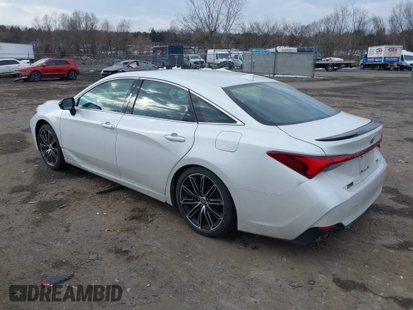 2019 Toyota Avalon XLE with VIN 4T1BZ1FB5KU014903, listed as a IAAI auction lot 41388692 with 100,599 mi miles. Bid and sale history available at carsss.com. Image 3.
