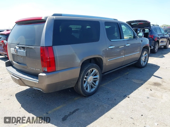 2014 Cadillac Escalade ESV Platinum z VIN 1GYS3KEF2ER211481, wystawiony jako IAAI lot #41880283 z przebiegiem 91 051 mil mil oraz . Historia ofert i sprzedaży dostępna na DreamBid. Obrazek 4.