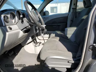 2010 Chrysler PT Cruiser z VIN 3A4GY5F9XAT130909, wystawiony jako Copart lot #49653315 z przebiegiem 123 801 mil mil oraz Czysty tytuł • Clean title. Historia ofert i sprzedaży dostępna na DreamBid. Obrazek 7.