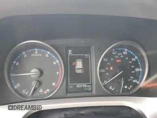 2018 Toyota RAV4 XLE z VIN JTMRFREV9JJ237256, wystawiony jako Copart lot #58391805 z przebiegiem 83 798 mil mil oraz Szkoda całkowita • Salvage title. Historia ofert i sprzedaży dostępna na DreamBid. Obrazek 9.