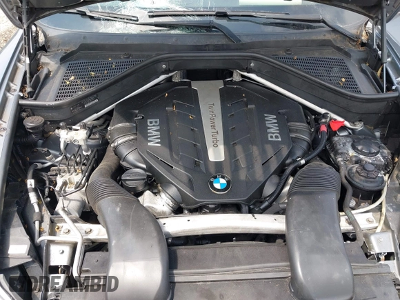2013 BMW X5 xDrive50i with VIN 5UXZV8C58D0C16717, listed as a IAAI auction lot 42627144 with 165,724 mi miles and . Bid and sale history available at DreamBid. Image 10.