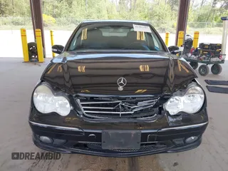 2007 Mercedes-Benz C 230 Sport z VIN WDBRF52H17F931750, wystawiony jako IAAI lot #42207507 z przebiegiem 164 202 mil mil oraz . Historia ofert i sprzedaży dostępna na DreamBid. Obrazek 12.