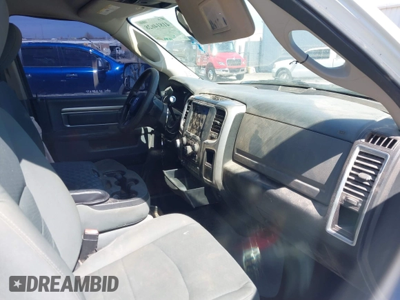 2016 Ram 2500 SLT with VIN 3C6UR5DLXGG209185, listed as a IAAI auction lot 41814628 with 298,573 mi miles. Bid and sale history available at carsss.com. Image 5.