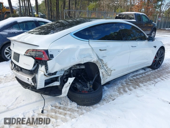 2020 Tesla Model 3 Performance z VIN 5YJ3E1EC5LF791879, wystawiony jako IAAI lot #41302692 z przebiegiem 76 502 mil mil oraz . Historia ofert i sprzedaży dostępna na DreamBid. Obrazek 4.