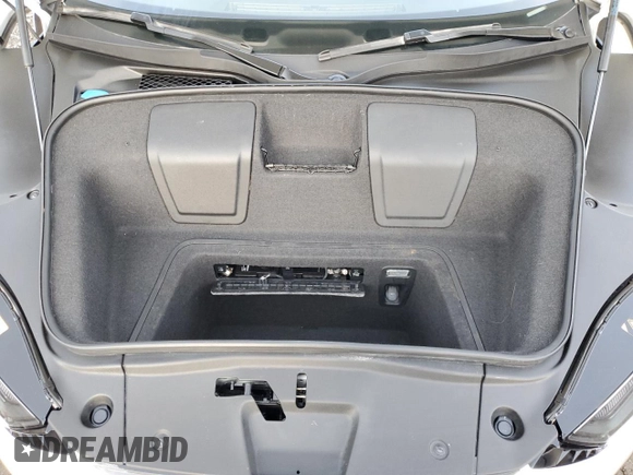 2020 Audi R8 Spyder performance z VIN WUA4BCFX3L7901606, wystawiony jako Copart lot #50161615 z przebiegiem 3 669 mil mil oraz Nie do naprawy • Non repairable. Historia ofert i sprzedaży dostępna na DreamBid. Obrazek 11.