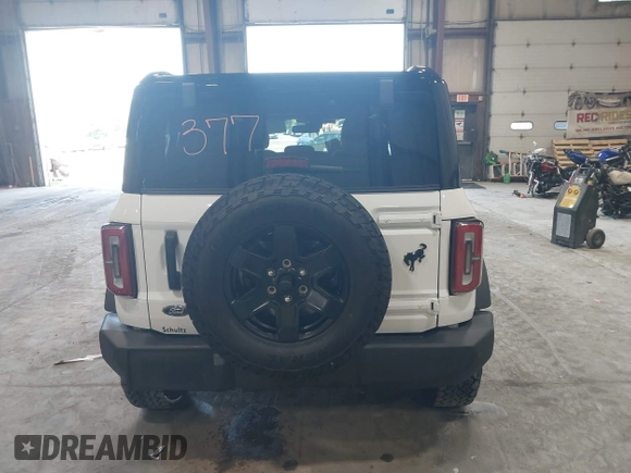 2025 Ford Bronco Outer Banks с VIN 1FMEE8BPXSLA68836, выставлен на аукционе IAAI как лот 42518156 с пробегом 287 миль миль и . История ставок и продаж доступна на DreamBid. Изображение 17.