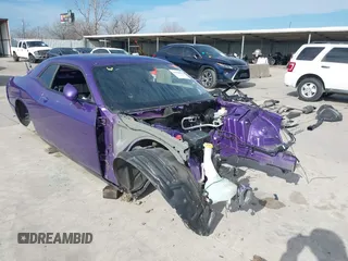 2016 Dodge Challenger SRT Hellcat z VIN 2C3CDZC97GH183620, wystawiony jako IAAI lot #41584868 z przebiegiem Nie podano mil oraz . Historia ofert i sprzedaży dostępna na DreamBid. Obrazek 1.