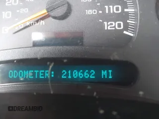 2004 Chevrolet Suburban LT z VIN 1GNEC16Z94J235657, wystawiony jako IAAI lot #42361930 z przebiegiem 210 662 mil mil oraz . Historia ofert i sprzedaży dostępna na DreamBid. Obrazek 12.
