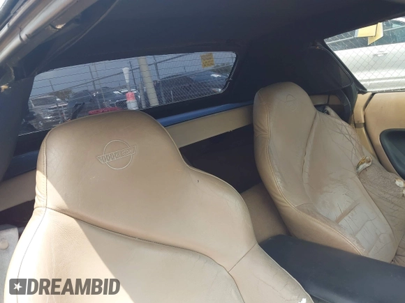 1994 Chevrolet Corvette z VIN 1G1YY32P6R5111992, wystawiony jako IAAI lot #42087310 z przebiegiem 72 086 mil mil oraz . Historia ofert i sprzedaży dostępna na DreamBid. Obrazek 8.