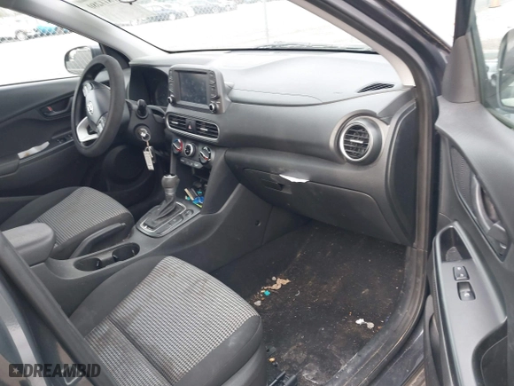 2020 Hyundai Kona SE with VIN KM8K1CAA8LU506649, listed as a IAAI auction lot 41811280 with 90,486 mi miles. Bid and sale history available at carsss.com. Image 5.