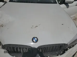2018 BMW 5 Series 530i z VIN WBAJA5C54JWA57368, wystawiony jako Copart lot #49700045 z przebiegiem Nie podano mil oraz Szkody całkowita. Historia ofert i sprzedaży dostępna na DreamBid. Obrazek 12.