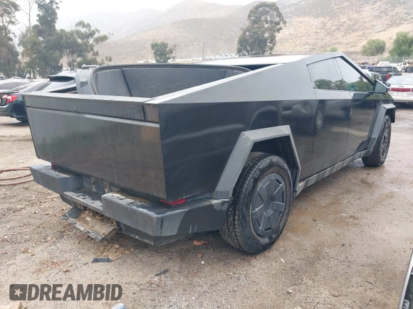 2024 Tesla Cybertruck с VIN 7G2CEHED6RA048460, выставлен на аукционе IAAI как лот 42433721 с пробегом 8 019 миль миль и . История ставок и продаж доступна на DreamBid. Изображение 4.