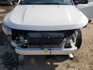 2024 Jeep Compass Latitude Lux z VIN 3C4NJDFN7RT104207, wystawiony jako Copart lot #47723925 z przebiegiem 14 935 mil mil oraz Szkoda całkowita • Salvage title. Historia ofert i sprzedaży dostępna na DreamBid. Obrazek 11.