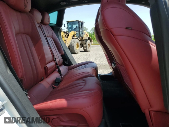 2018 Maserati Levante GranSport z VIN ZN661XUSXJX259582, wystawiony jako Copart lot #56030025 z przebiegiem Nie podano mil oraz Czysty tytuł • Clean title. Historia ofert i sprzedaży dostępna na DreamBid. Obrazek 11.