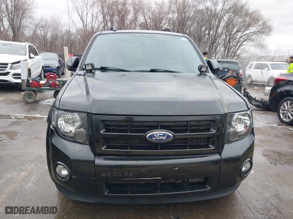 2011 Ford Escape XLT with VIN 1FMCU9DG7BKB03271, listed as a IAAI auction lot 41711731 with 139,135 mi miles. Bid and sale history available at carsss.com. Image 12.