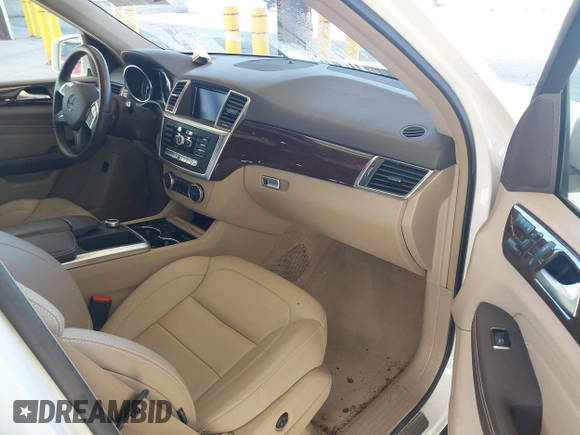 2012 Mercedes-Benz M ML 350 with VIN 4JGDA5HB1CA013738, listed as a IAAI auction lot 42024949 with 81,124 mi miles. Bid and sale history available at carsss.com. Image 5.
