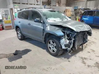 2007 Toyota RAV4 with VIN JTMBD33V776024633, listed as a IAAI auction lot 41498252 with 101,607 mi miles. Bid and sale history available at carsss.com. Image 1.
