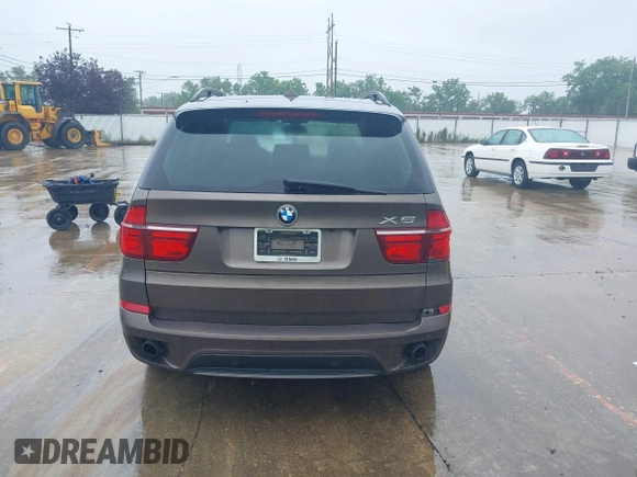 2012 BMW X5 35i z VIN 5UXZV4C51CL749379, wystawiony jako IAAI lot #42494275 z przebiegiem 137 768 mil mil oraz . Historia ofert i sprzedaży dostępna na DreamBid. Obrazek 16.