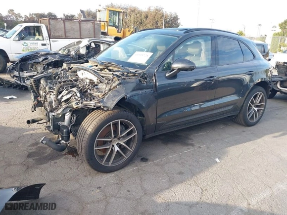 2024 Porsche Macan with VIN WP1AA2A55RLB03058, listed as a IAAI auction lot 41905728 with 7,880 mi miles. Bid and sale history available at carsss.com. Image 2.